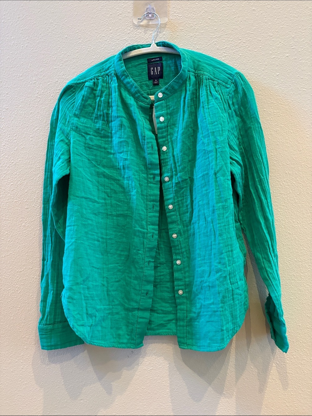 GAP Women's Bright Green Band-Collar Button-Up Shirt